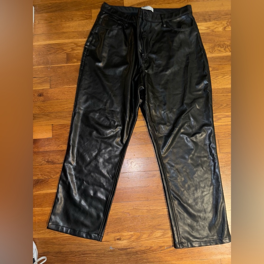 Abercrombie black faux leather 99s straight  ultra high rise - 34S curve love